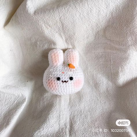 Rabbit Cakes, Crochet Rabbit Free Pattern, Diy Crafts Pencil Case, Cow Cakes, Rabbit Head, Crochet Flowers Free Pattern, Crochet Cat Pattern, Bunny Head, Crochet Rabbit