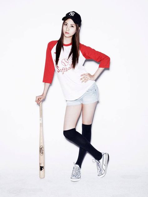 Snsd Seohyun, Snsd Fashion, Baseball Girls, Girls' Generation, Poses References, Human Poses, Tumblr Account, Young Fashion, Korean Idol