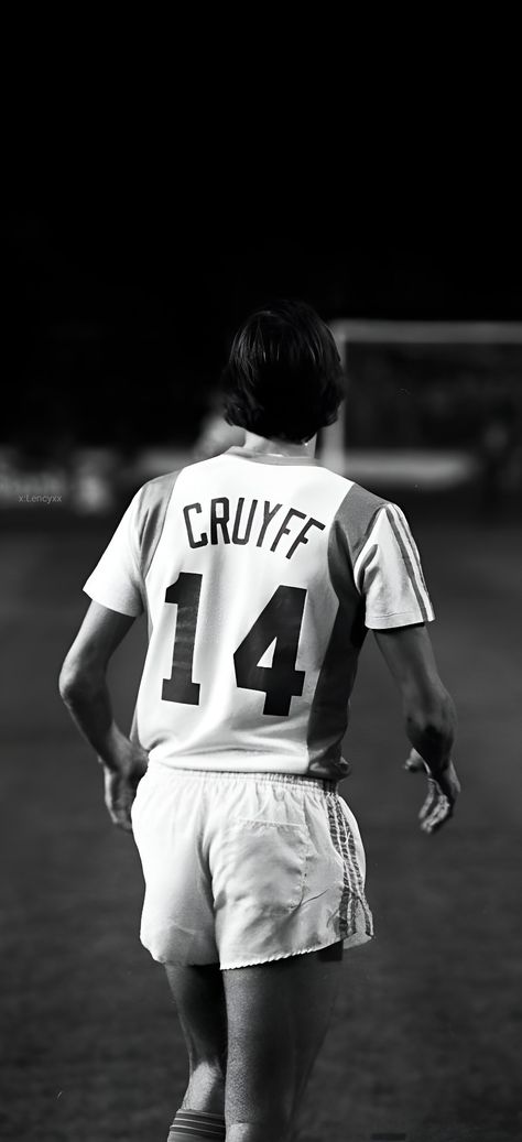 Johan Cruyff Wallpaper Johan Cruyff, Football Wallpaper, Men Fashion Casual Outfits, Soccer, Casual Outfits, Football, Black And White, White, Black