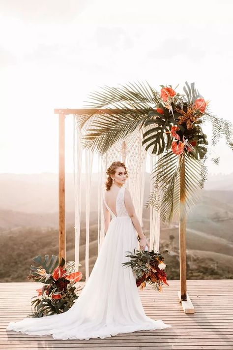 Tropical Wedding Reception, Lilac Wedding Bouquet, Wedding Arch Rustic, Beach Wedding Reception, Western Wedding Dresses, Flowers And Greenery, Beach Wedding Decorations, Tropical Wedding, Wedding Arch