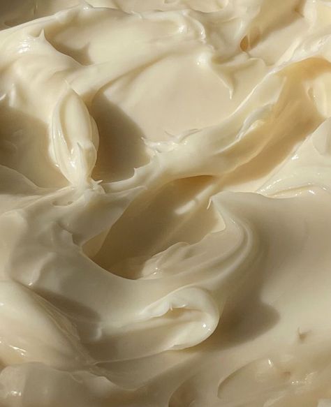 Lotion Aesthetic Photography, Body Butter Aesthetic, Lotion Aesthetic, Skincare Texture, Cream Texture, Donut Glaze, Body Lotions, Fresh And Clean, Vanilla Bean