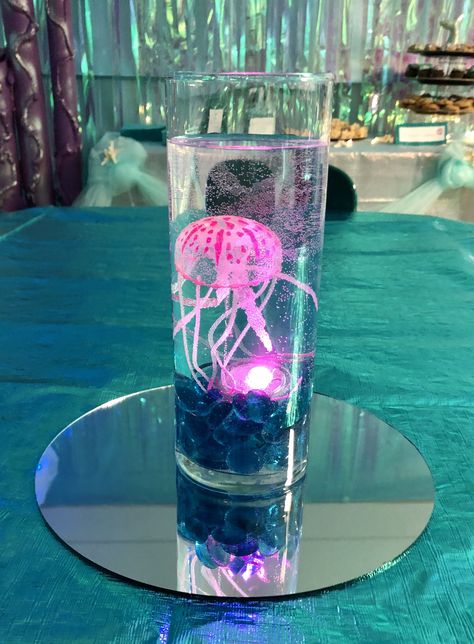 Under Water Table Decor, Under The Sea Decorations Centerpieces, Underwater Quinceanera, Sea Themed Centerpieces, Ocean Baby Shower Centerpieces, Under The Sea Sweet 16 Ideas, Jellyfish Centerpiece, Underwater Centerpieces, Aquarium Prom