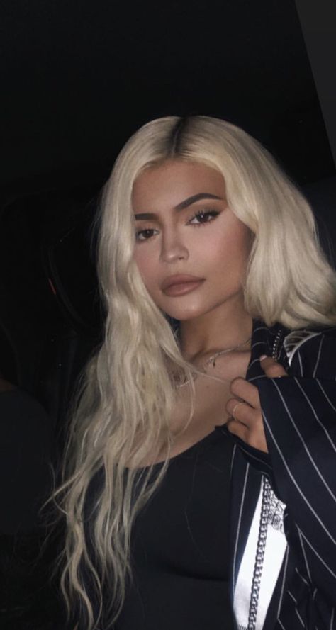 Instagram Kylie Jenner, Kylie Jenner Blonde, Kristen Jenner, Kylie Hair, Jenner Hair, Kendall Jenner Makeup, Kylie Jenner Hair, Looks Kylie Jenner, Trajes Kylie Jenner