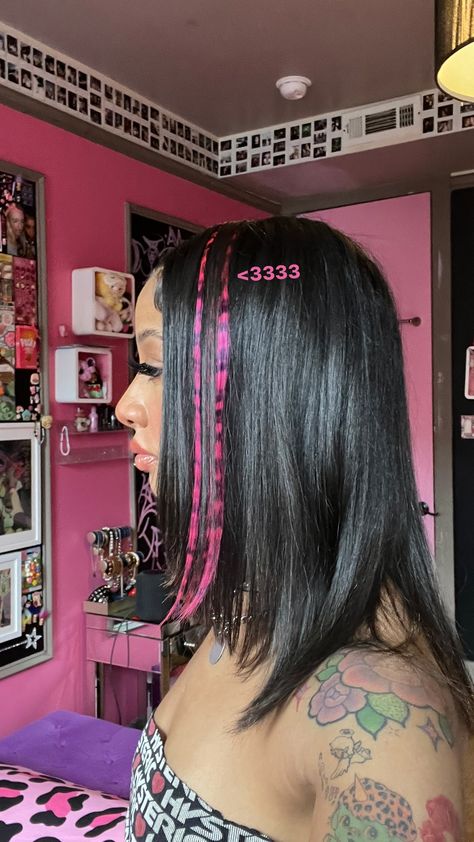 Scene Hair Stripes, Skunk Stripes On Curly Hair, Colorful Streaks In Hair, Black Hair Pink Streaks, Pink Racoon Tail Hair, Black Hair With Streaks, Black Hair With Pink Streaks, Y2k Dyed Hair, Angel Ring Hair