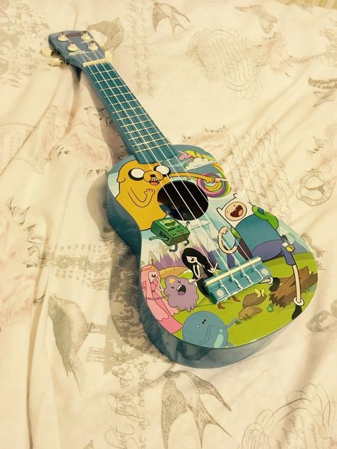 Ukulele Art Painted, Painted Ukulele Ideas, Cute Ukulele, Arte Do Ukulele, Telegram Chat Theme, Adventure Time Birthday Party, Guitar Craft, Painted Ukulele, Ukulele Design