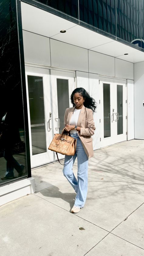 Tan Blazer, Light Denim Jeans and White T-shirt #smartcasual #workoutfits #fashion #tanblazer #becauseofalice Tan Blazer Outfits Women, Tan Blazer Outfits, Blazer Outfits Women, Balance Outfit, Jeans Pants Outfit, Denim Ootd, Smart Casual Dress Code, Cream Suit, New Balance Outfit