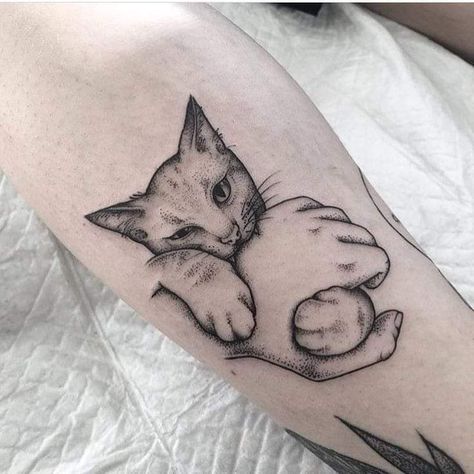 Cat Lover Tattoo, Kitty Tattoos, Cute Cat Tattoo, Country Tattoos, Petit Tattoo, Om Tattoo, Tattoos For Lovers, Cat Tattoo Designs, Tattoo Designs For Men