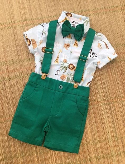 Blue Safari Birthday Party, Safari Birthday Party Outfit, 1 Birthday Boy Themes, Baby Safari Outfit, Birthday Party Safari, Safari Theme Birthday Party, Baby Boy Birthday Themes, Jungle Theme Birthday Party, Jungle Thema