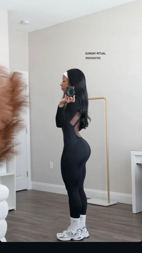 Black Women In Gym Aesthetic, Cute Gym Outfits Black Women, Stylish Gym Outfits For Women, Pilates Body Black Women, Gym Body Goal Black Women, Workout Outfits Women Gym, Gym Outfit Black Women, Gym Body Women Goals, Gym Fits Women