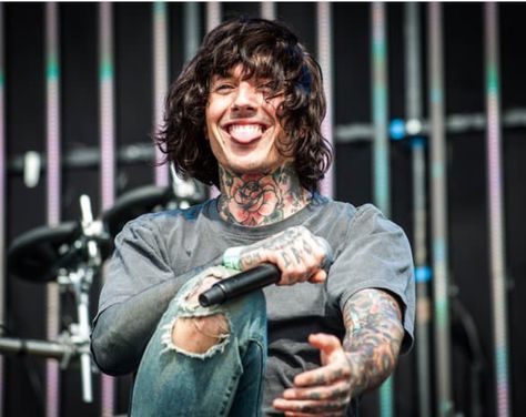 Oliver Sykes smile Oli Sykes, Hot British Men, Oliver Sykes, Band Photography, Andy Biersack, All About Music, Band Memes, Bring Me The Horizon, Sharp Dressed Man