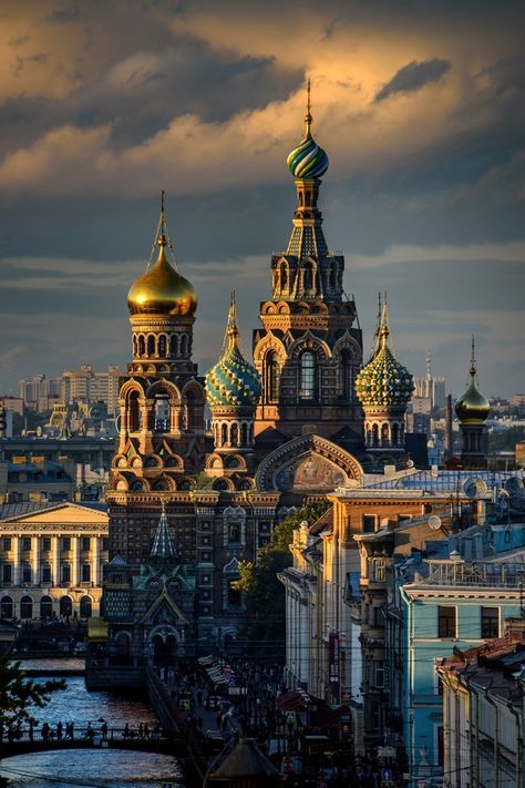 Church Aesthetic, Building Photography, Russian Architecture, Russia Travel, Petersburg Russia, Most Beautiful Cities, Incredible Places, Saint Petersburg, Beautiful Buildings