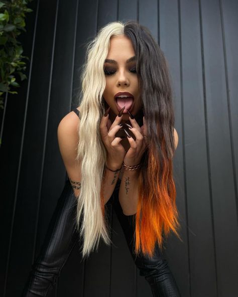 Taylor Trujillo on Instagram: “TIGRESSSS🐅 • Color by: @bescene Extensions by: @looksbyluciii @lineonehair @schwarzkopfusa @pulpriothair #hair #hairtransformation…” Emo Hair Color, Split Dyed Hair, Peekaboo Hair, Hair Puff, Dyed Hair Inspiration, Split Hair, Emo Hair, Pretty Hair Color, Edgy Hair