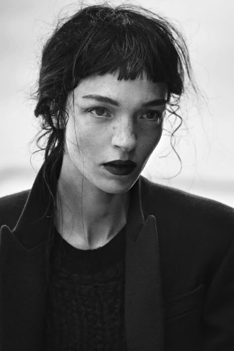 Maria Carla, Mariacarla Boscono, Photographie Portrait Inspiration, Peter Lindbergh, Black And White Portraits, Vogue Italia, 영감을 주는 캐릭터, Face Hair, Interesting Faces