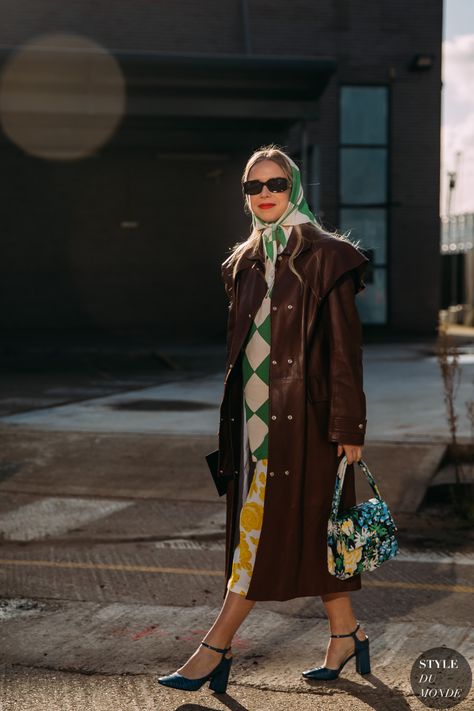 Chloe King, New York Runway, King Style, 2020 Street Style, Fashion Show Backstage, Streetwear Inspiration, London Fall, Reportage Photography, Coat Street Style