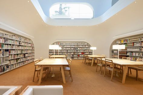 kw+hg architects rounds out public library at musashino place Public Library Architecture, Architecture Desk, Traditional Home Offices, Public Library Design, Library Seating, Library Desk, Bakery Design Interior, Library Architecture, Youth Activities