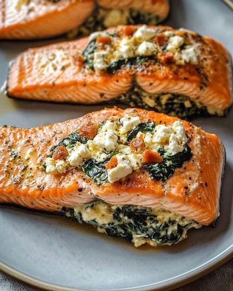 Valerie Bertinelli Recipes | Irresistibly Delicious Stuffed Salmon with Spinach & Feta 🐟🌿🧀   | Facebook Salmon With Feta, Stuffed Salmon Recipes, Last Minute Meals, Spinach Salmon, Salmon With Spinach, Valerie Bertinelli Recipes, Wow Recipes, Supper Tonight, Stuffed Salmon