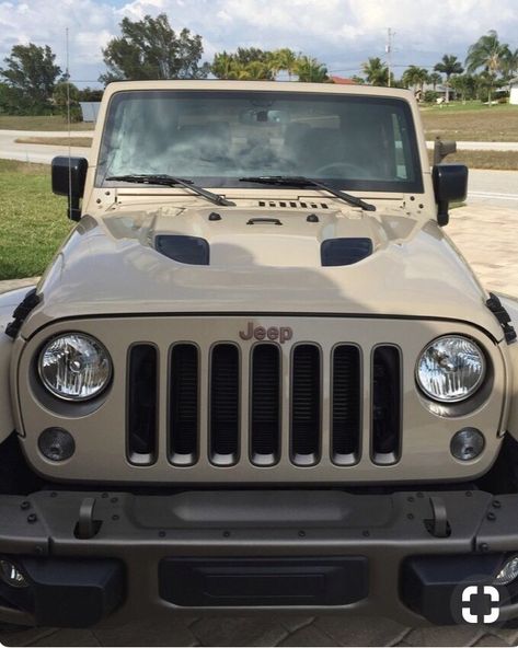 Tan Jeep Wrangler, White Jeep, Driving Games, Dream Cars Jeep, Offroad Jeep, Car Goals, Jeep Lover, Jeep Commander, Jeep Wrangler Rubicon