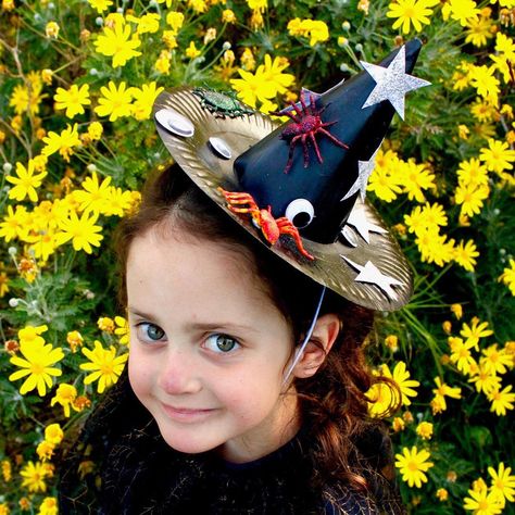 Elisa Allen on Instagram: “How to Make a Witch’s Hat from a Paper Plate and a Party Hat. (Link in the bio) #newpost #kidscrafts101 #kidscrafts #halloween…” Party Hat Template, Mickey Mouse Centerpiece, Mickey Mouse Invitation, Hat Template, Spider Crafts, Witch Party, Anniversaire Harry Potter, Witch Costumes, Crazy Hats