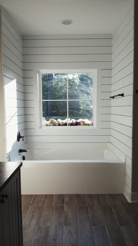 Shiplap Tub Surround, Farmhouse Tub, Shiplap Bathroom Wall, Tub Bathroom Ideas, Tub Surround Ideas, Farmhouse Shiplap, Bathtub Surround, Shiplap Bathroom, Bathtub Tile