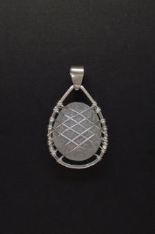 wire wrapped jewelry Ideas, Craft Ideas on wire wrapped jewelry Wire Wrapped Stone Jewelry, Wire Jewelery, Wire Wrap Jewelry Designs, Wire Wrapped Jewelry Diy, Diy Jewelry Tutorials, Bijoux Fil Aluminium, Wire Jewelry Making, Wire Wrapped Jewelry Tutorials, White Sea Glass