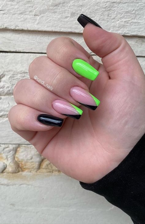 Sparkly Prom Nails, Prom Nails Design, Prom Acrylic Nails, Prom Nails Glitter, Short Prom Nails, Neon Green Nails, Nail Art Ombre, Mom Art, Neon Nails