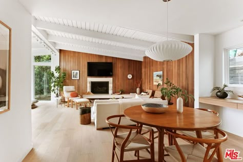 Mid Century Modern Coastal, Modern Coastal Living Room, Mid Century Coastal, Los Angeles Real Estate, Open Living Room, Coastal Living Room, Built In Bench, Living And Dining Room, Silver Lake