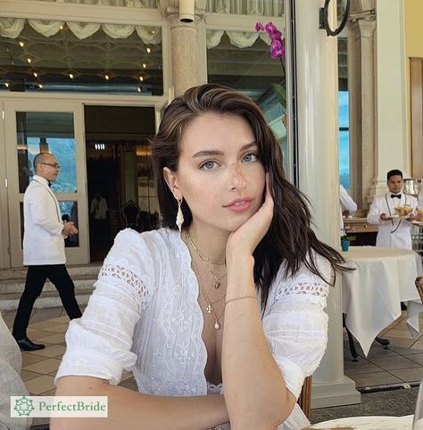 Find beautiful girl from Russia, Ukraine or other Slavic country Dnd Pins, Jess Clement, Jessica Clements, Jessica Clement, Trik Fotografi, Brunettes, Girl Face, Pretty Face, Woman Face