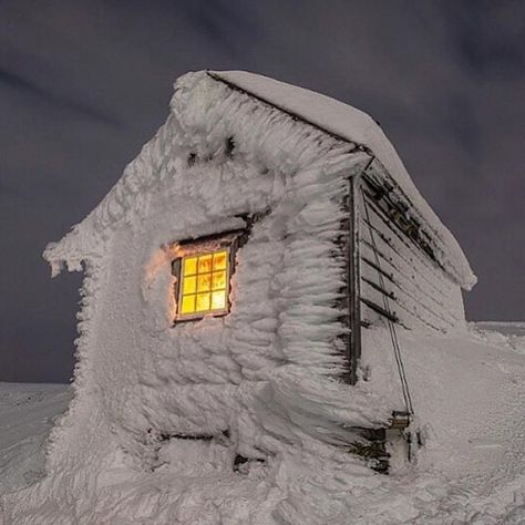 Frozen home in Norway | Photo by Espen Haagensen Winter Szenen, Winter Magic, Winter Scenery, Winter Beauty, Snow And Ice, Snow Scenes, Winter Pictures, Winter Wonder, Cabins In The Woods