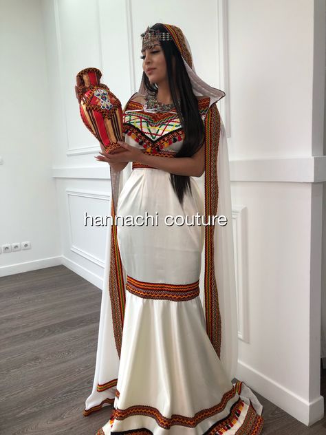 Robe kabyle moderne , forme sirène , disponible en vente , création sur mesure possible #robekabyle #robekabylemoderne Arab Dress, Wife Clothes, Algerian Clothing, Nikkah Dress, Clueless Outfits, Moroccan Dress, Beauty Dress, Fashion Design Sketches, Abaya Fashion