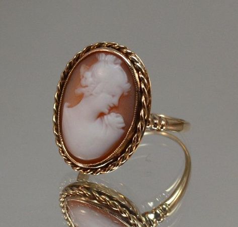 cameo ring Cameo Ring Antique, Cameo Rings, Accesories Jewelry, Cameo Ring, Cameo Jewelry, Dope Jewelry, Victorian Jewelry, Jewelry Inspo, Vintage Jewellery