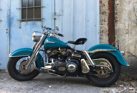 Harley Davidson Shovelhead, Indian Motorbike, Harley Shovelhead, Bagger Motorcycle, Old School Chopper, Antique Motorcycles, Custom Street Bikes, Harley Bobber, Classic Harley Davidson