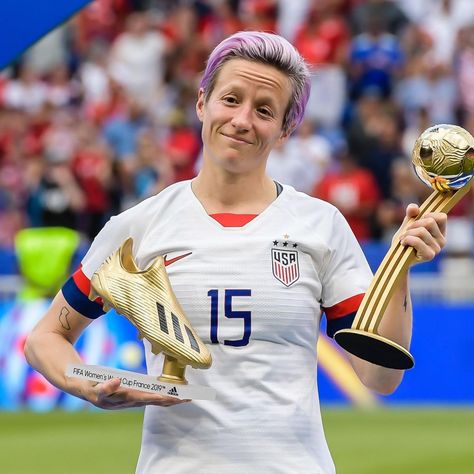 Video: Megan Rapinoe Addresses Donald Trump During Anderson Cooper Interview | Bleacher Report | Latest News, Videos and Highlights Ballon D Or Winners, Uswnt Soccer, Football Awards, Megan Rapinoe, World Cup Champions, Team Success, Fifa Women's World Cup, Us Soccer, World Cup Winners