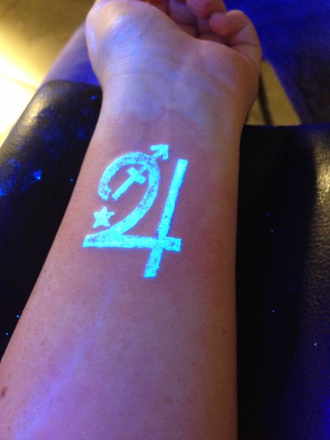 Blacklight tattoo. Jupiter and Sagittarius!! Love it! Blacklight Tattoo, Love Wrist Tattoo, Sagittarius Tattoo Designs, Black Light Tattoo, Sagittarius Tattoo, Uv Tattoo, Light Tattoo, Home Tattoo, Dark Tattoo