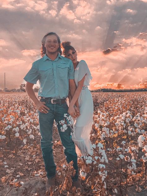 Cotton Field Photoshoot Family, Cotton Field Photoshoot, Cotton Field Pictures, Cotton Field Photography, Field Pictures, Field Photoshoot, Cotton Pictures, Field Photography, Fox Studios