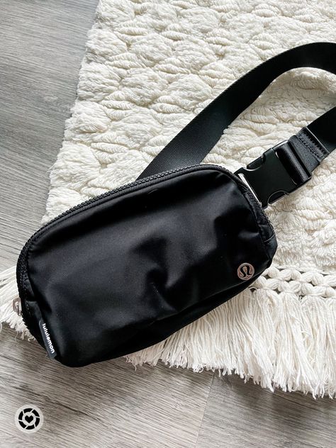 Lulu Black Belt Bag, Lily Lemon Belt Bag, Lu Lu Lemon Belt Bag, Lulu Lemon Everywhere Belt Bag, Lulu Crossbody Bag, Lulemon Everywhere Belt Bag, Lulu Lemon Crossbody Bag, Fanny Pack Aesthetic, Lulu Lemon Belt Bag