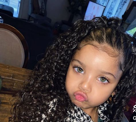 Black And Indian Mixed Kids, Green Eyed Baby, Mixed Baby Hairstyles, Curly Hair Baby, Mix Baby Girl, Baby Aesthetic, Kids Curly Hairstyles, Cute Babys, Cute Mixed Babies