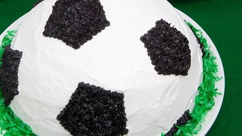 Kick off your cleats and enjoy this beautiful soccer ball ice cream cake from Breyers®. It's fun to make and even more fun to eat. Gooooaaaal! Fudge Topping, Breyers Ice Cream, Hot Fudge Topping, Natural Ice Cream, Delicious Holiday Desserts, Cream Cake Recipe, Soccer Cake, Ice Cream Cake Recipe, Pumpkin Ice Cream