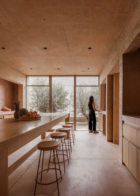 This Pink-Hued Concrete Home in Mexico Exudes a Strong, Quiet Energy - Dwell Pink Concrete, Modern Dining Rooms, Concrete Interiors, Concrete Ceiling, Conceptual Architecture, Adobe House, Concrete Home, Beautiful Home Designs, Vernacular Architecture