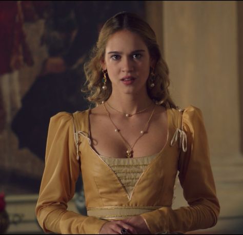 Simonetta Vespucci - "Obstacles & Opportunities" Medici: Masters of Florence Season 2, Episode 3 Matilda Anna Ingrid Lutz Medici, Matilda Lutz Medici, Medici Simonetta, Medici Masters Of Florence Costumes, Simonetta Vespucci Medici, Catherine Medici, Matilda Lutz, Simonetta Vespucci, Medici Family