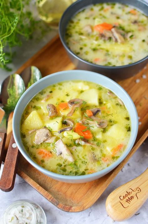 Russian Potato Soup, Russian Food Recipes Traditional, European Soup Recipes, Russian Food Recipes, Work From Home Lunch, Mushroom Potato Soup, Mushroom Potato, Russian Foods, Traditional Russian Food