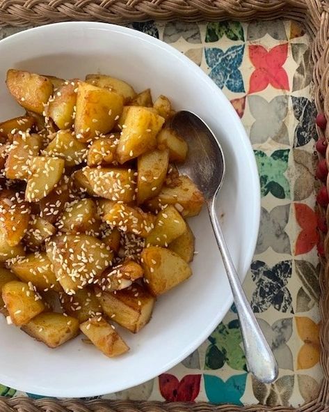 Easy Gamja Jorim Recipe for Irresistible Korean Braised Potatoes – The Back Yard Lemon Tree Gamja Jorim Recipe, Korean Braised Potatoes, Korean Potato Side Dish, Gamja Jorim, Braised Potatoes, Banchan Recipe, Korean Potatoes, Potato Side Dish, Lentil Bolognese