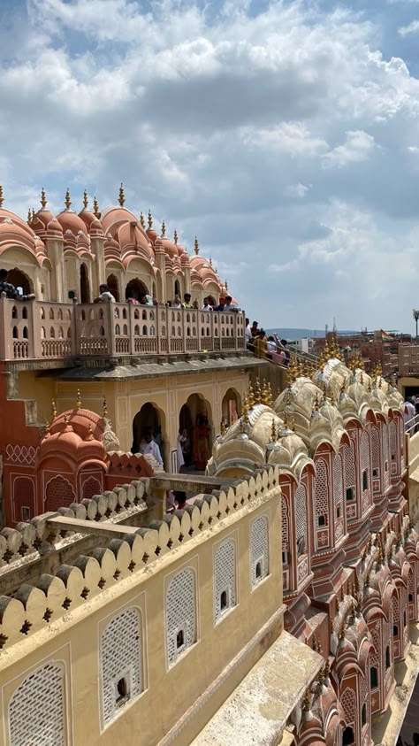 Hawa Mahal jaipur Jaipur Aesthetic Pictures, Jaipur Photography Instagram, Indian Asthetics Wallpaper, Aesthetic Rajasthan, Rajasthan Aesthetic, Jaipur Aesthetic, Indian Aesthetic Wallpaper, India Aesthetic, India Vacation