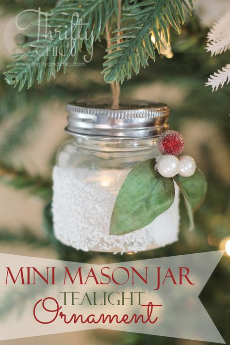 Mini mason jar tea light ornament -made with salt to look like snow Mason Jar Tea, Tea Light Crafts, Mason Jar Tea Lights, Mini Mason Jar, Jul Diy, Jar Tea, Mini Mason Jars, Christmas Mason Jars, Diy Ornaments