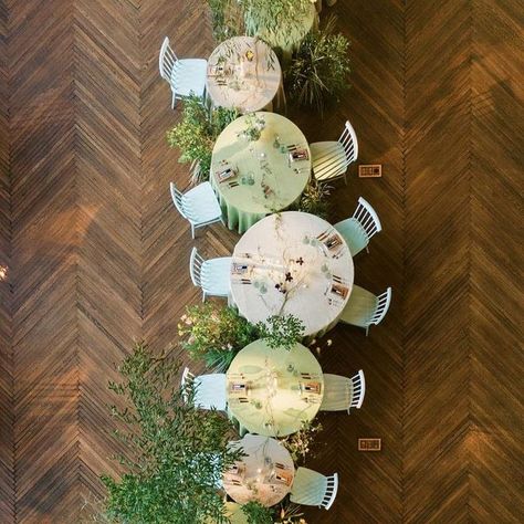 Jove Meyer on Instagram: "birds eye view of my caterpillar 🐛 table design in real life versus online layout!!! so fun to watch an event idea come to life!!! #eventdesign #interiors #green #earthday #jovemeyerevents 📷 @allanzepedaphoto" Wedding Welcome Baskets, Welcome Basket, Pink Tea, London Wedding, Island Weddings, Birds Eye View, Planner Design, Birds Eye, Wedding Welcome