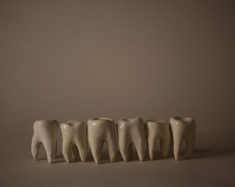 Clay Sculpture Air Dry, White Air Dry Clay Ideas, Clay Teeth Diy, Teeth Ceramics, Teeth Sculpture, Tooth Sculpture, Small Air Dry Clay Ideas, Clay Tooth, Clay Teeth