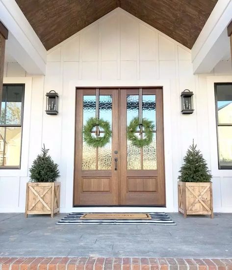 Stained Front Door, Pintura Exterior, Porte Cochere, Modern Farmhouse Exterior, Farmhouse Exterior, Farmhouse Plans, Dream House Exterior, Future Plans, Exterior House Colors