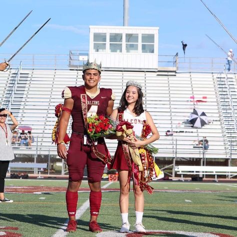 Indie Hipster Fashion, Homecoming King, Homecoming Court, Preppy Grunge, American High School, Bahamas Travel, Homecoming Queen, Queen Fashion, Prince And Princess