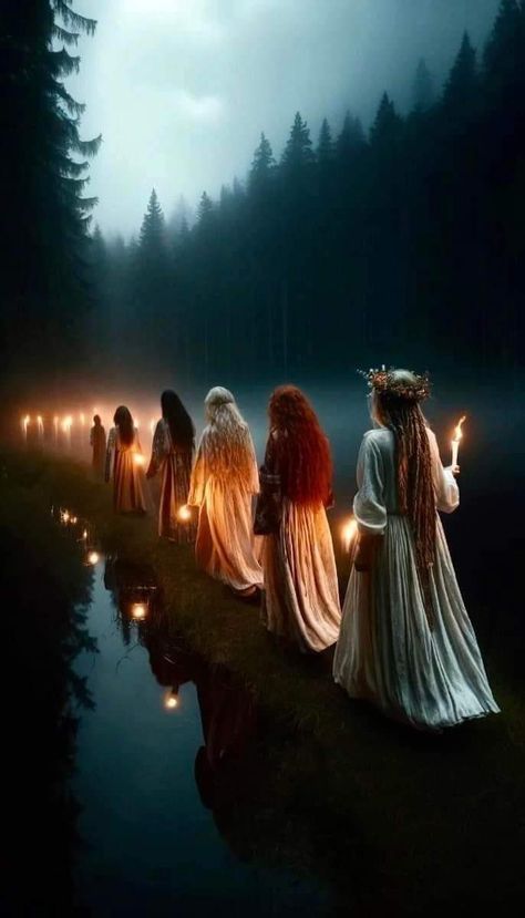 Espiritual Aesthetic, Mythology Photography, Witches Ritual, Samhain Art, Halloween Costumes 2022, Baba Jaga, Nature Witch, Lost Souls, Sacred Feminine