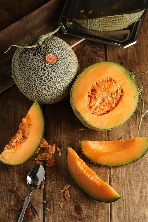 Melon Photography, Fruit Closeup, Melon Aesthetic, Buah Melon, Alkaline Fruits, Musk Melon, Yams Recipe, Melon Seeds, List Of Vegetables