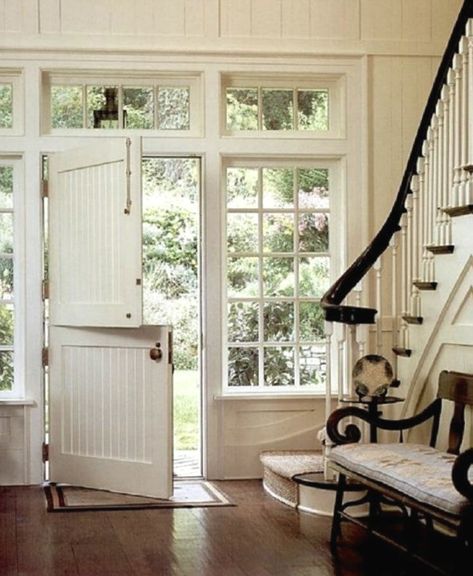 Dutch Doors Exterior, Colonial Interiors, Door Design Ideas, Stable Door, Dutch Door, Entrance Decor, Interior Barn Doors, Décor Diy, Side Door